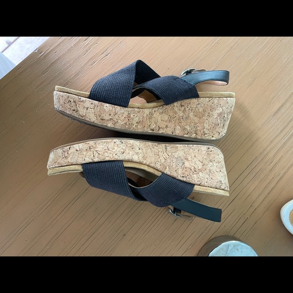 Michelle D Navy elastic cork wedge 8/38 sandals - Picture 2 of 4